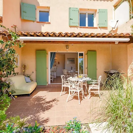 Сasa de vacaciones Les Maisons Du Golf-2 By Interhome *