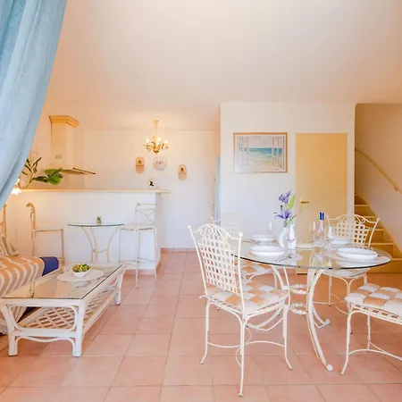 Les Maisons Du Golf-2 By Interhome Сasa de vacaciones